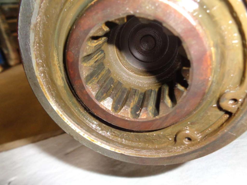 Track motor for Fiat Hitachi Fh 200 Photo 4