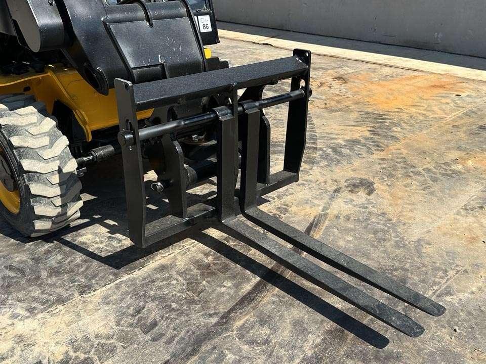 JCB 520-40 4x4 Photo 9