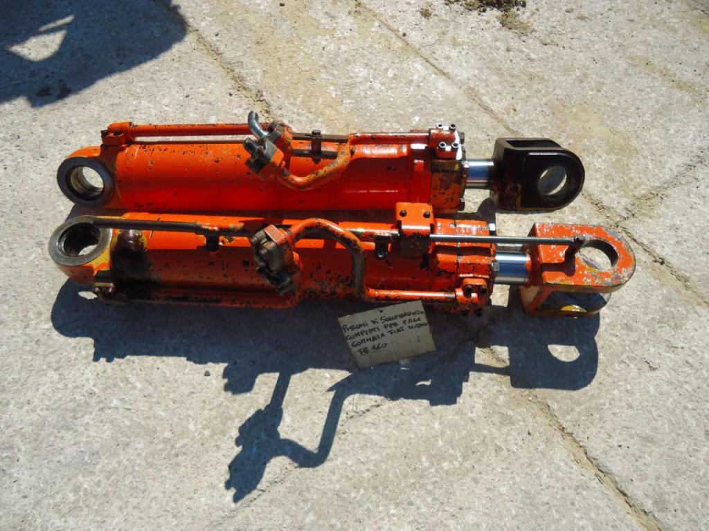 Lifting piston for Fiat Hitachi FR160 Photo 3