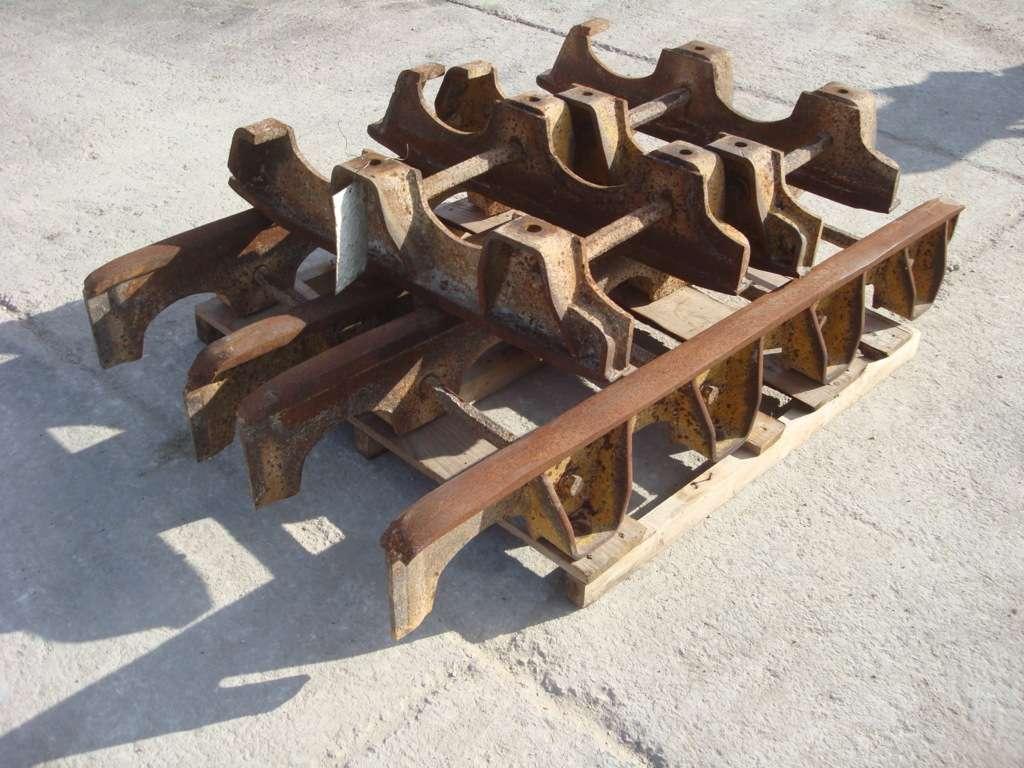 Track roller guard for FIAT ALLIS - DOZER FL20 - FD20 Photo 3