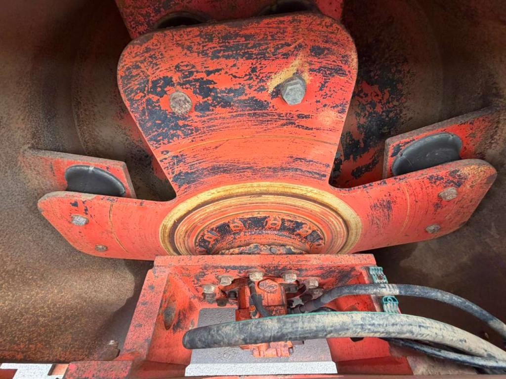 Caterpillar CS74 Photo 11