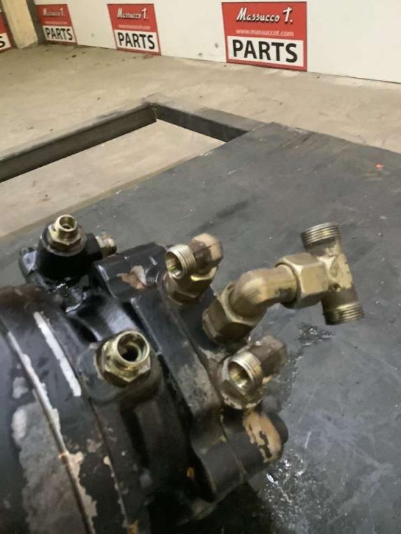 Turntable rotation motor for Neuson 3402 Photo 3
