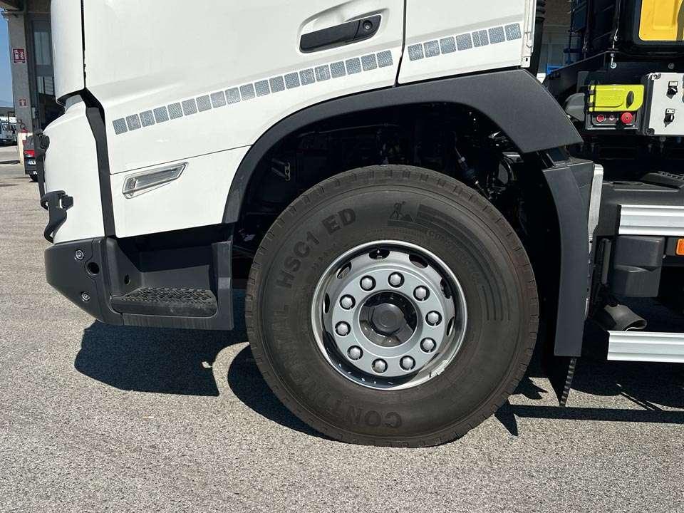 Volvo FMX 460 6X4 Photo 8