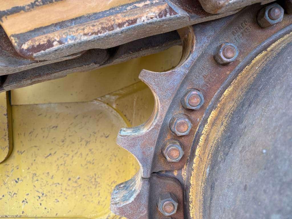 Caterpillar D8T LGP - German Machine / Ripper Valve Photo 23
