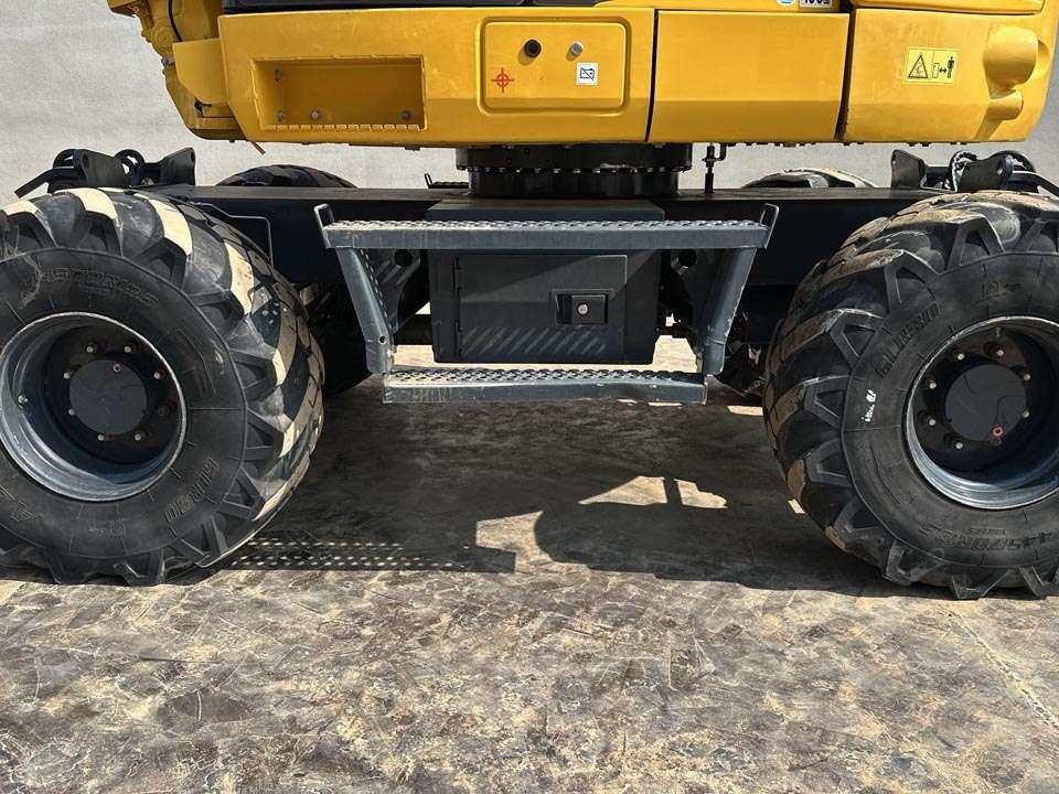 Komatsu PW118MR-11 Photo 12
