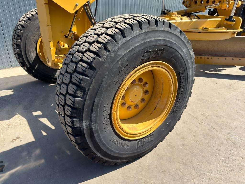 Caterpillar 140M2 Photo 30