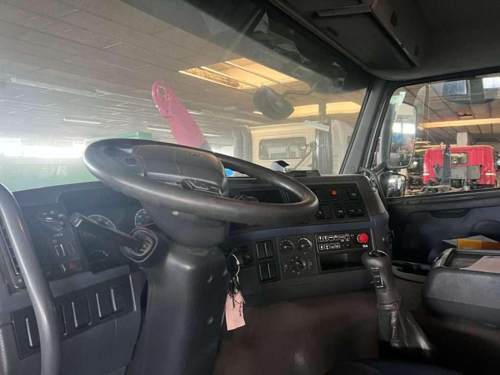 Volvo FM480 SCARRABILE 8X4 Photo 11