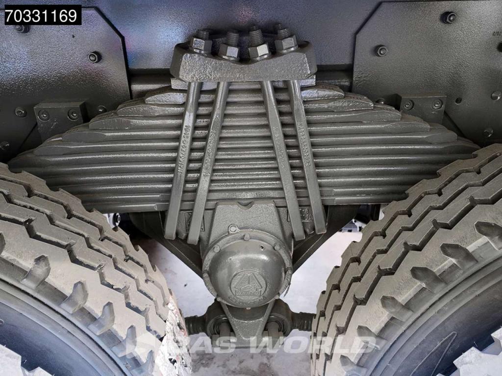 Sinotruk HOWO 371 8X4 Photo 15