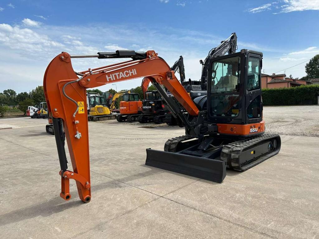 Hitachi ZX 55U-6 CLR Photo 2