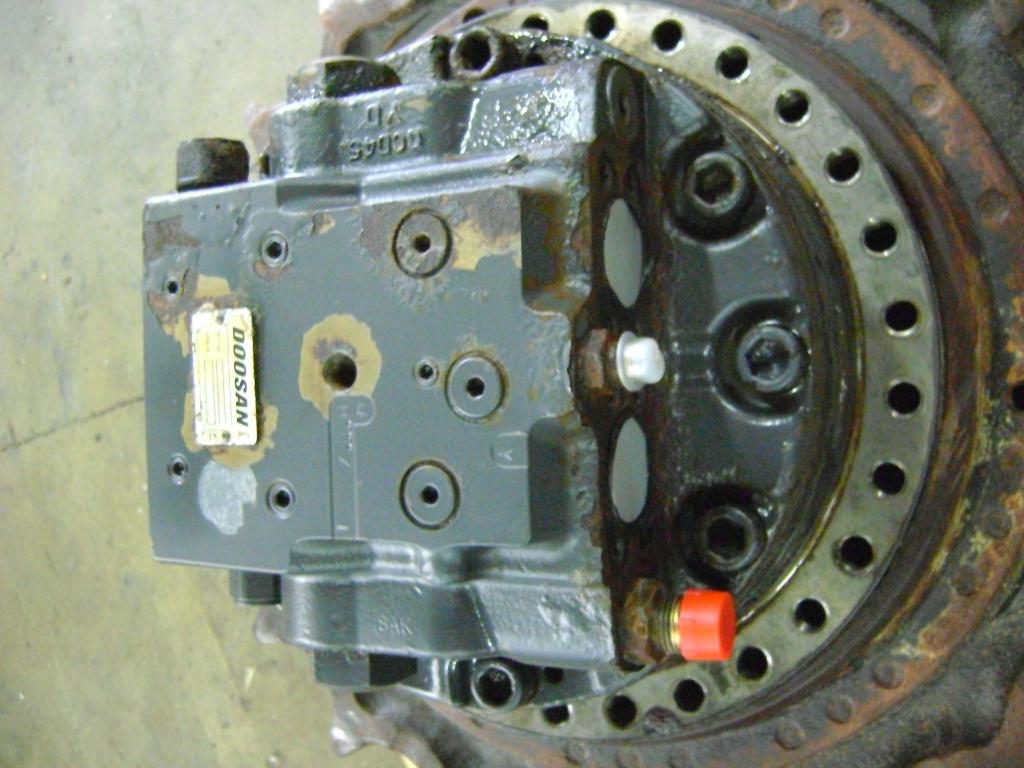 Track motor for Doosan Dx 225 Photo 2