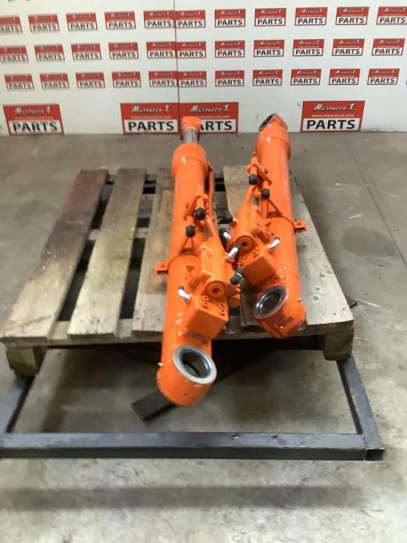 Lifting piston for Hitachi ZX135 US-7 Photo 2
