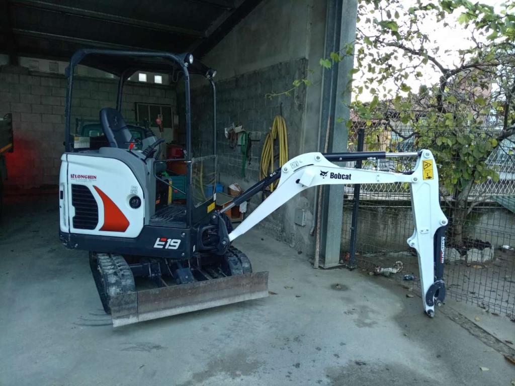 Bobcat E19 Photo 1