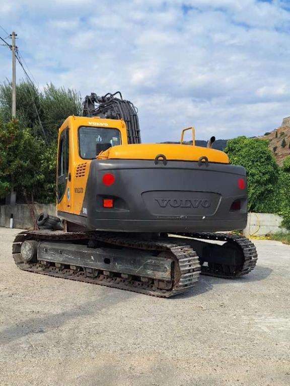 Volvo EC140B Photo 16