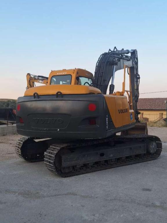 Volvo EC140B Photo 6