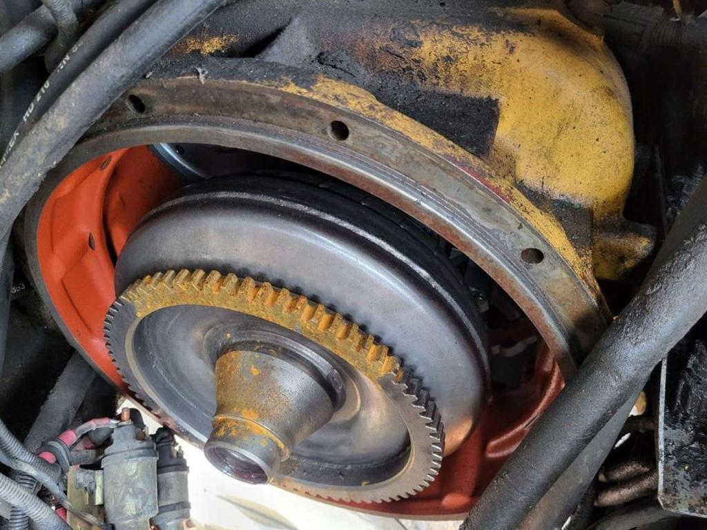Volvo hydraulic transmission VOE22547 for Volvo L110E Photo 3