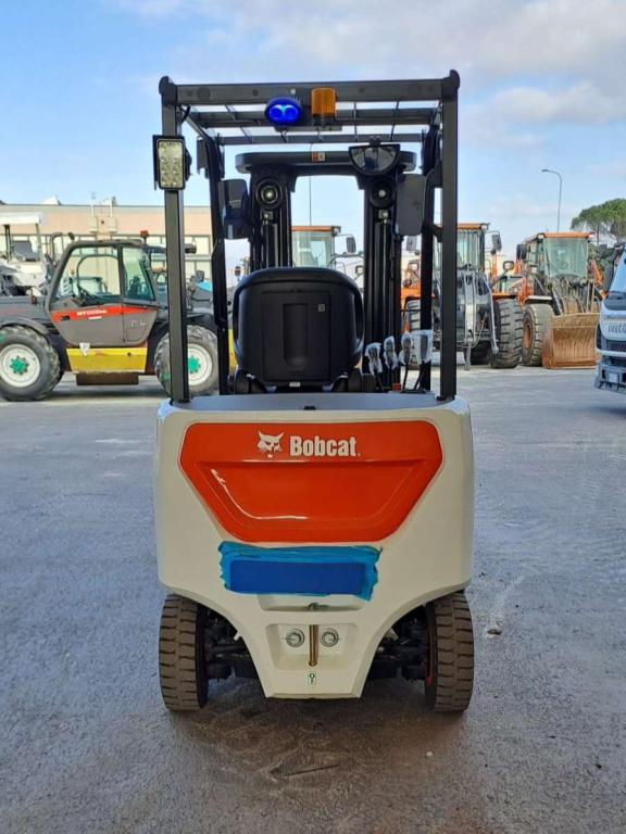 Bobcat B25 Photo 4