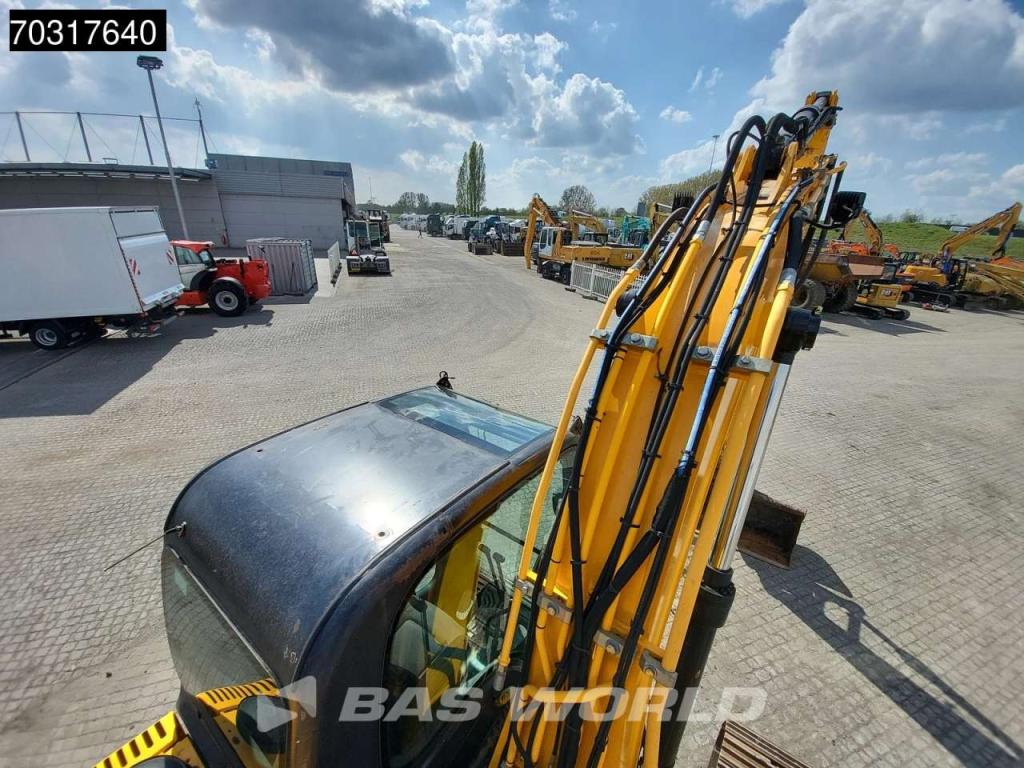 JCB JS131 LC Photo 22