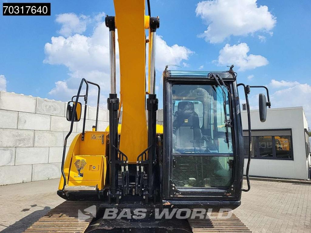 JCB JS131 LC Photo 7