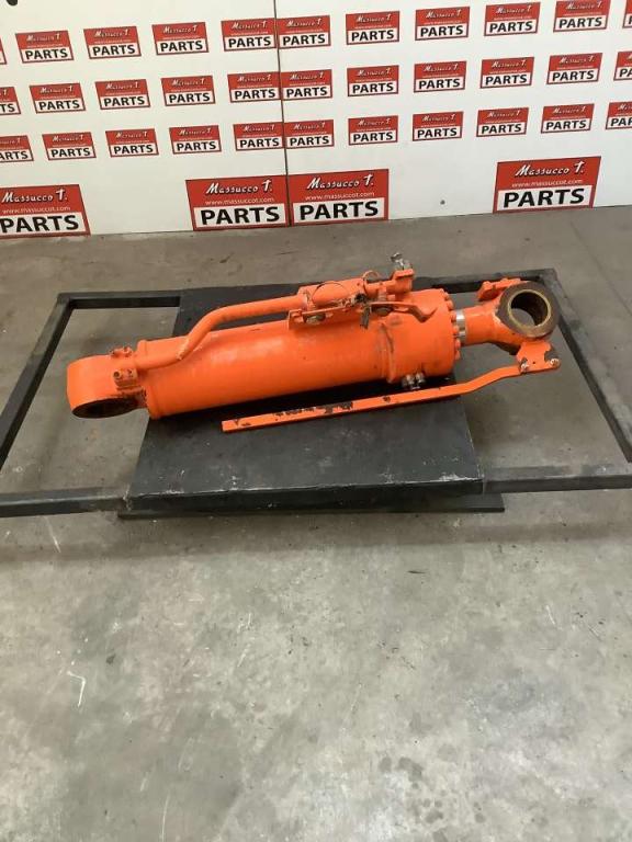 Bucket return cylinder for Hitachi ZW250-6 Photo 1