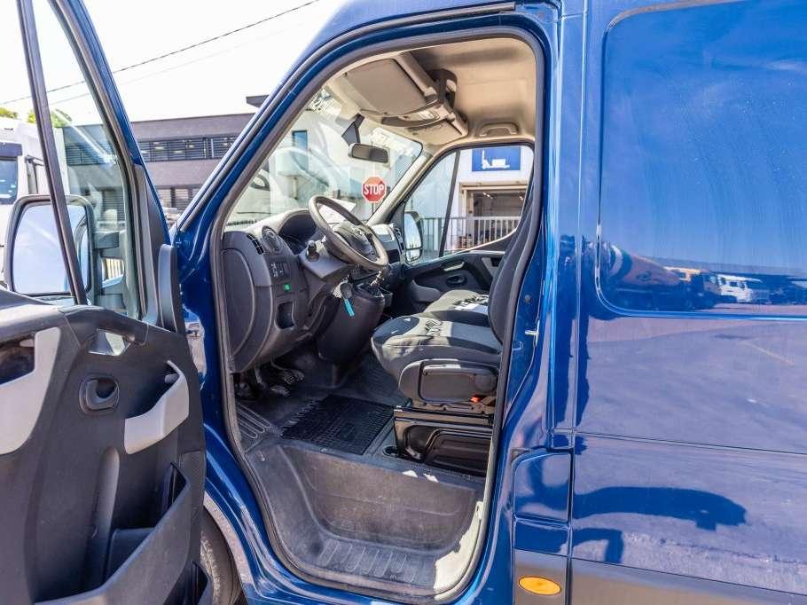 Nissan NV 400 Photo 10
