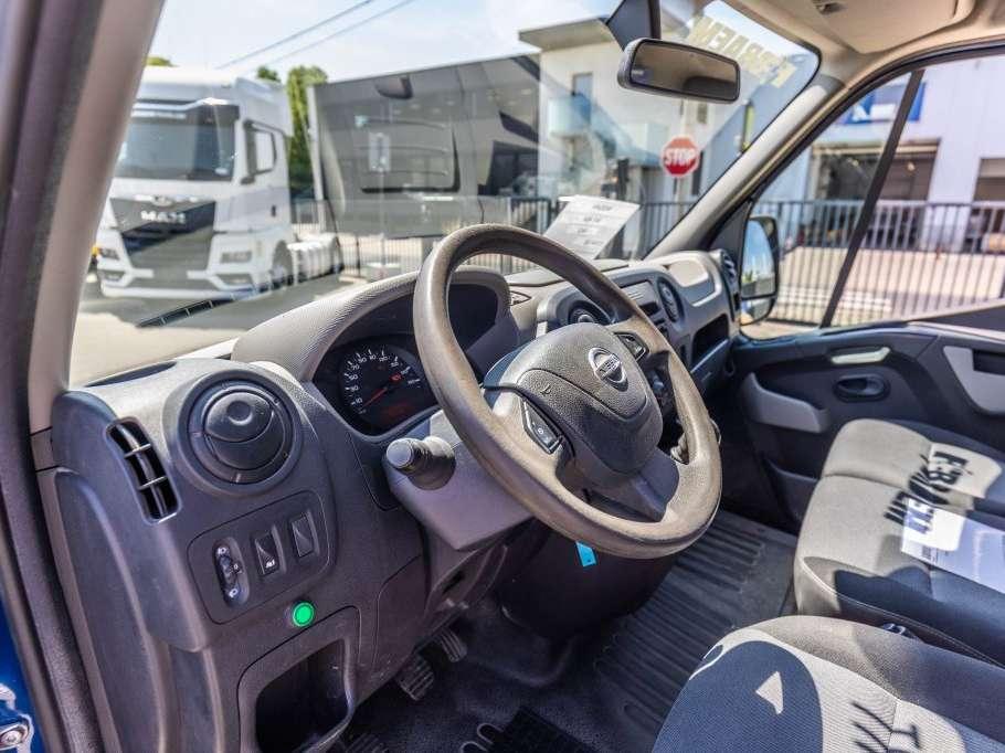Nissan NV 400 Photo 11