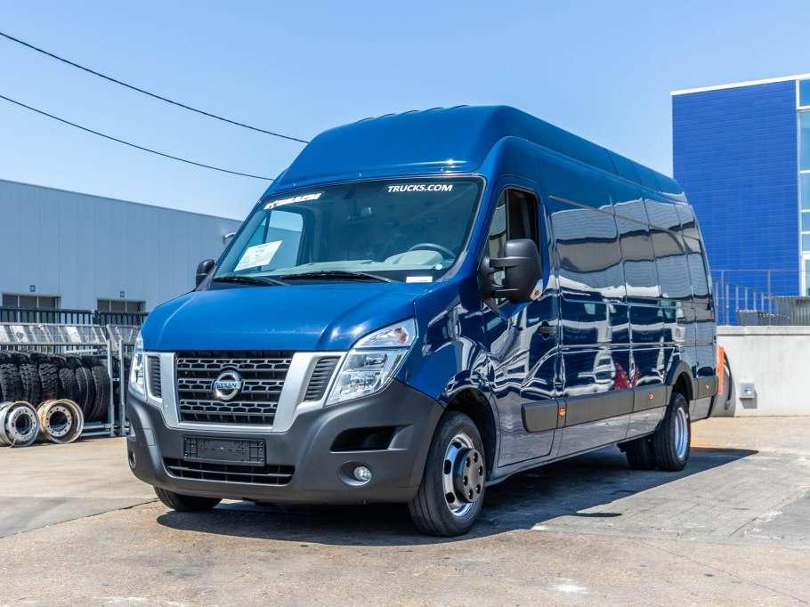 Nissan NV 400 Photo 2