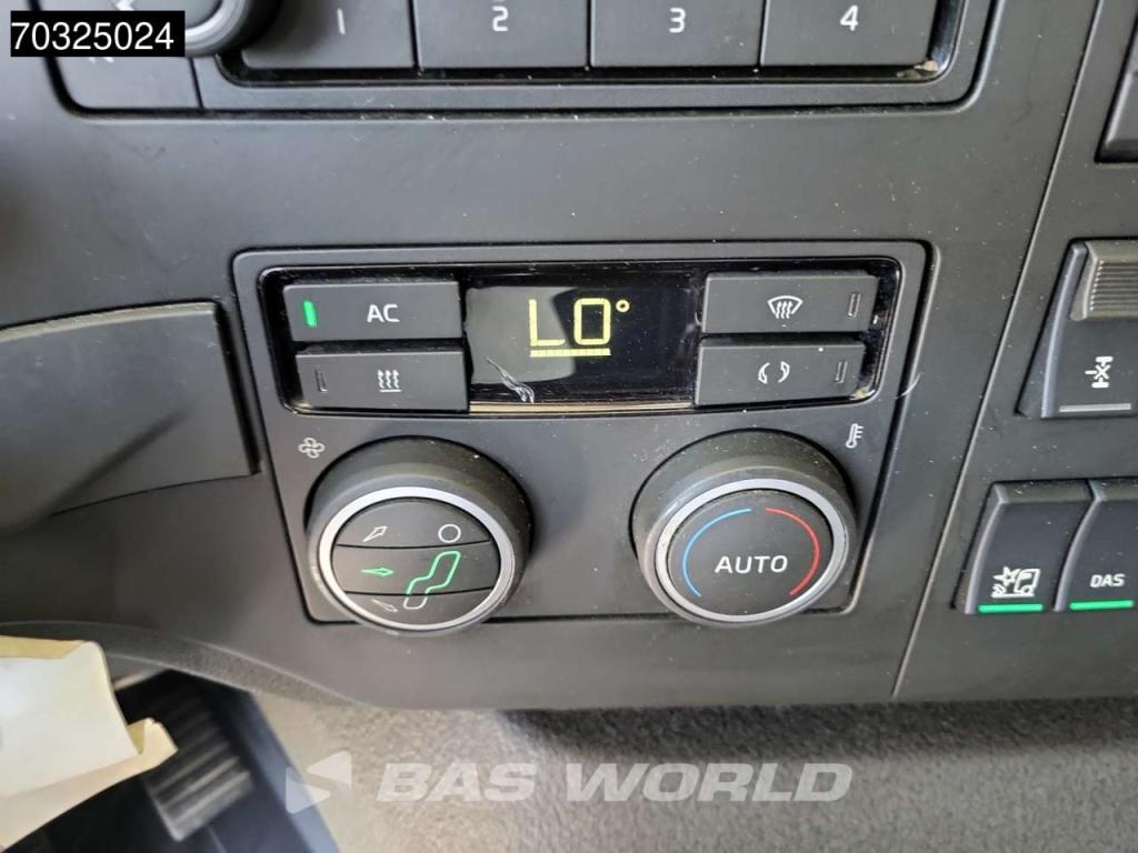 Volvo FM 460 4X2 2x Tanks ADR Standklima ACC Photo 21