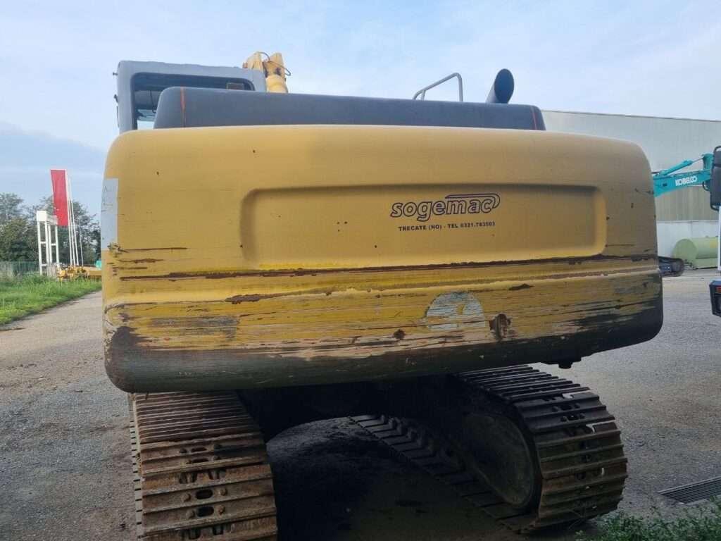 New Holland Kobelco E235 Photo 13