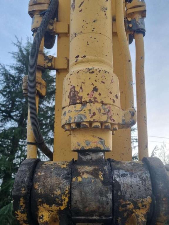 New Holland Kobelco E235 Photo 3