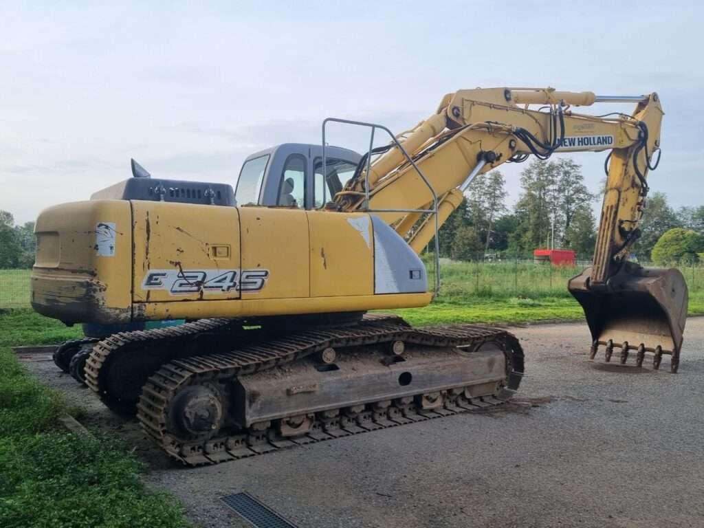 New Holland Kobelco E235 Photo 9