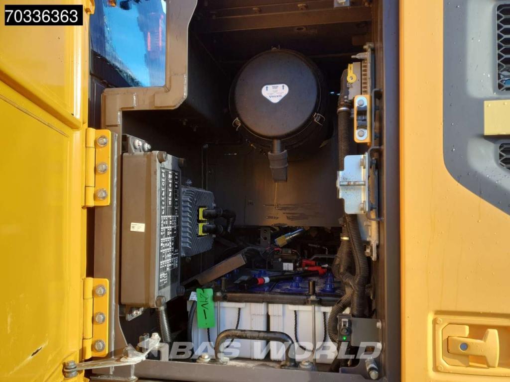 Volvo EC300 E L Photo 22