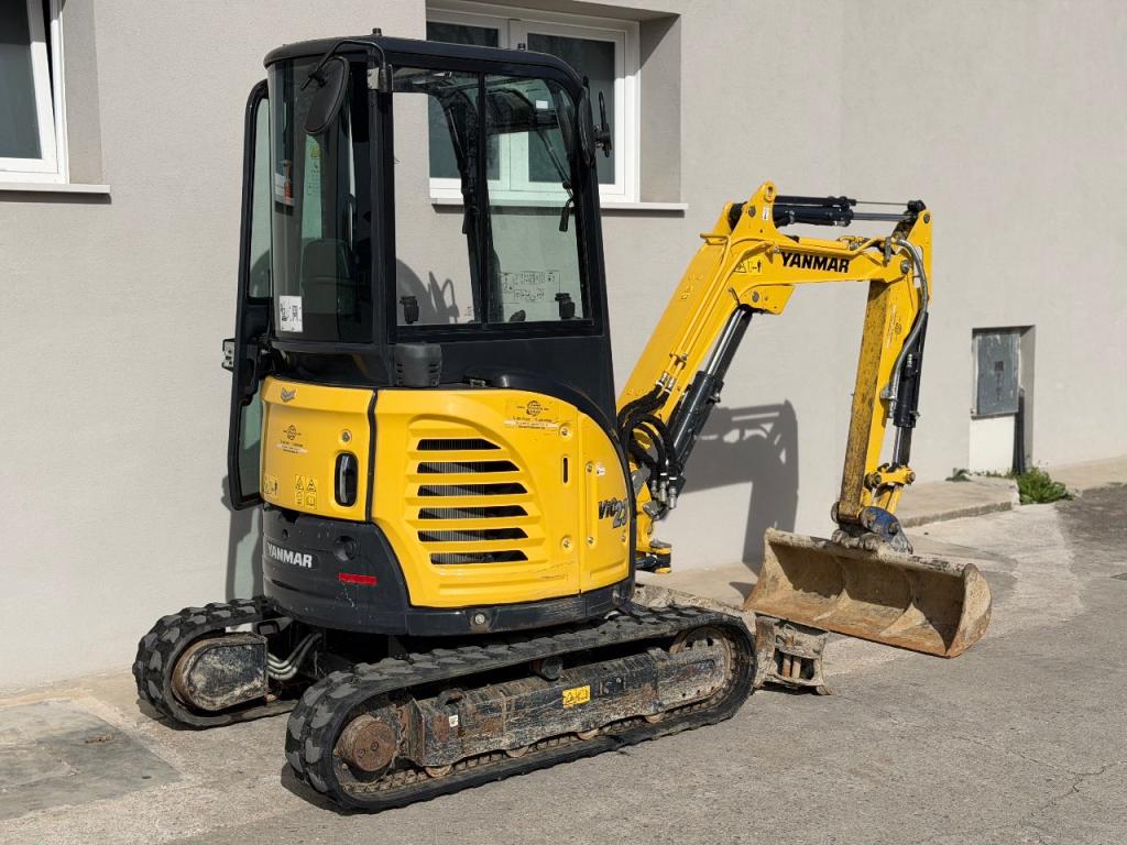 Yanmar Vio23 Photo 3
