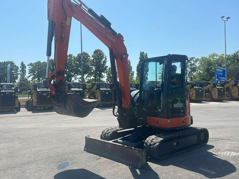 Hitachi Zaxis 55U-5A Photo 2