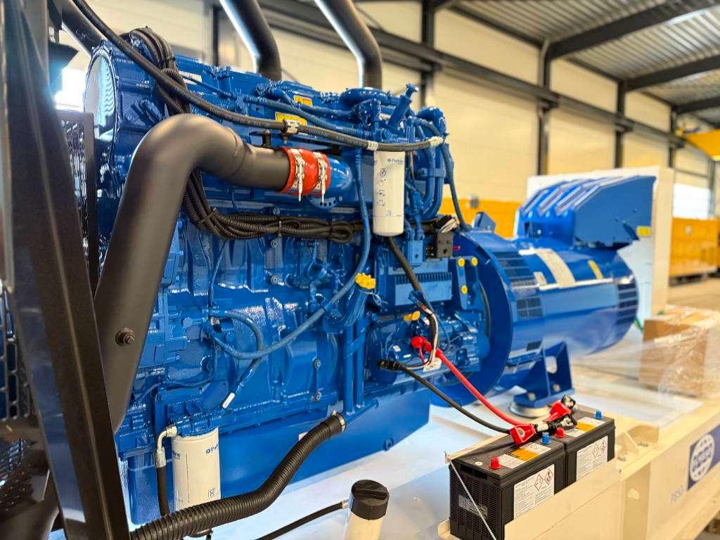 FG Wilson P850-1 - 850 kVA Open Genset - DPX-16024-O Photo 11
