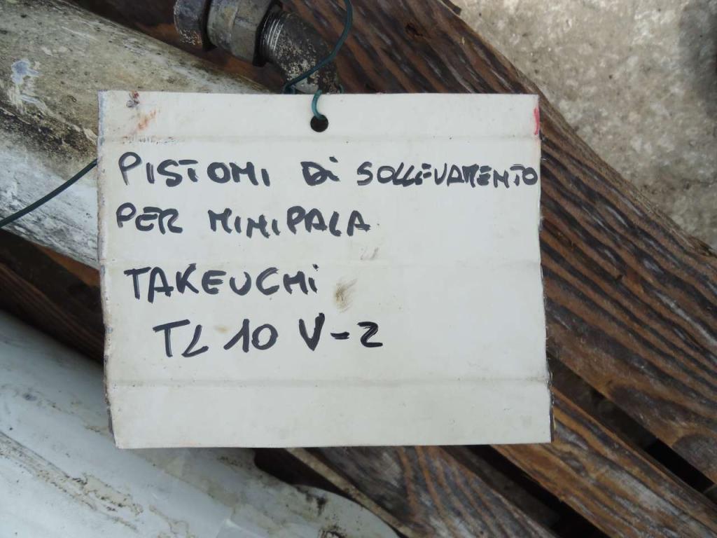 Lifting piston for Takeuchi TL10V-2 Photo 2