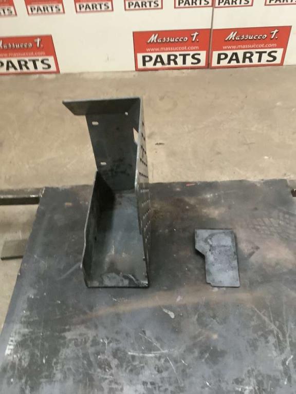 Muffler bracket for Bell 30 E Photo 3