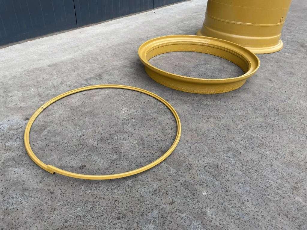 Caterpillar 140H / 140M / 140K / 160H / 160M Rim Photo 2