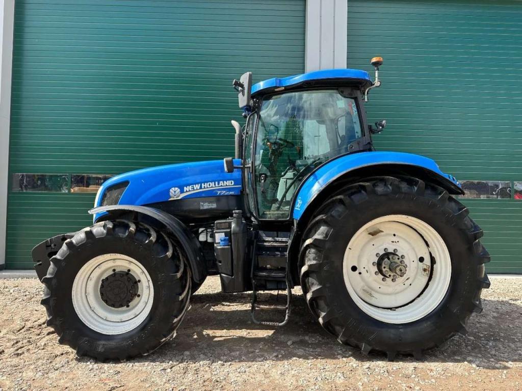 New Holland T7.235 Power Command Photo 3