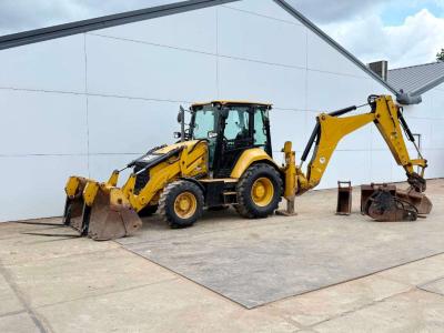 Caterpillar 427F2 - Telescopic / 6/1 Bucket + Forks + Hammer sold by Boss Machinery