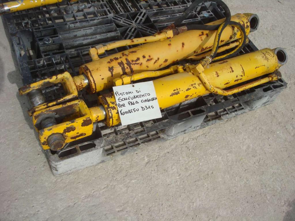 Lifting piston for Komatsu D31S Photo 2