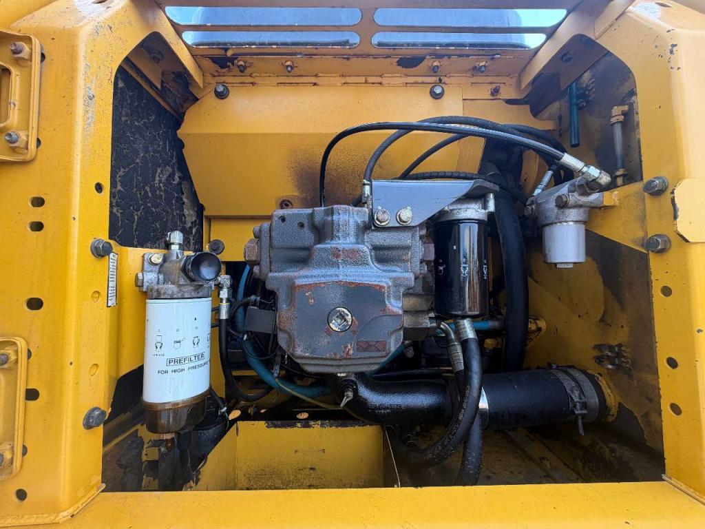 Komatsu PC290NLC-8 Photo 11
