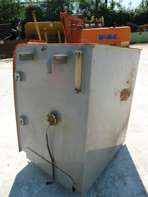 Diesel tank for Fiat Kobelco 235 Photo 2