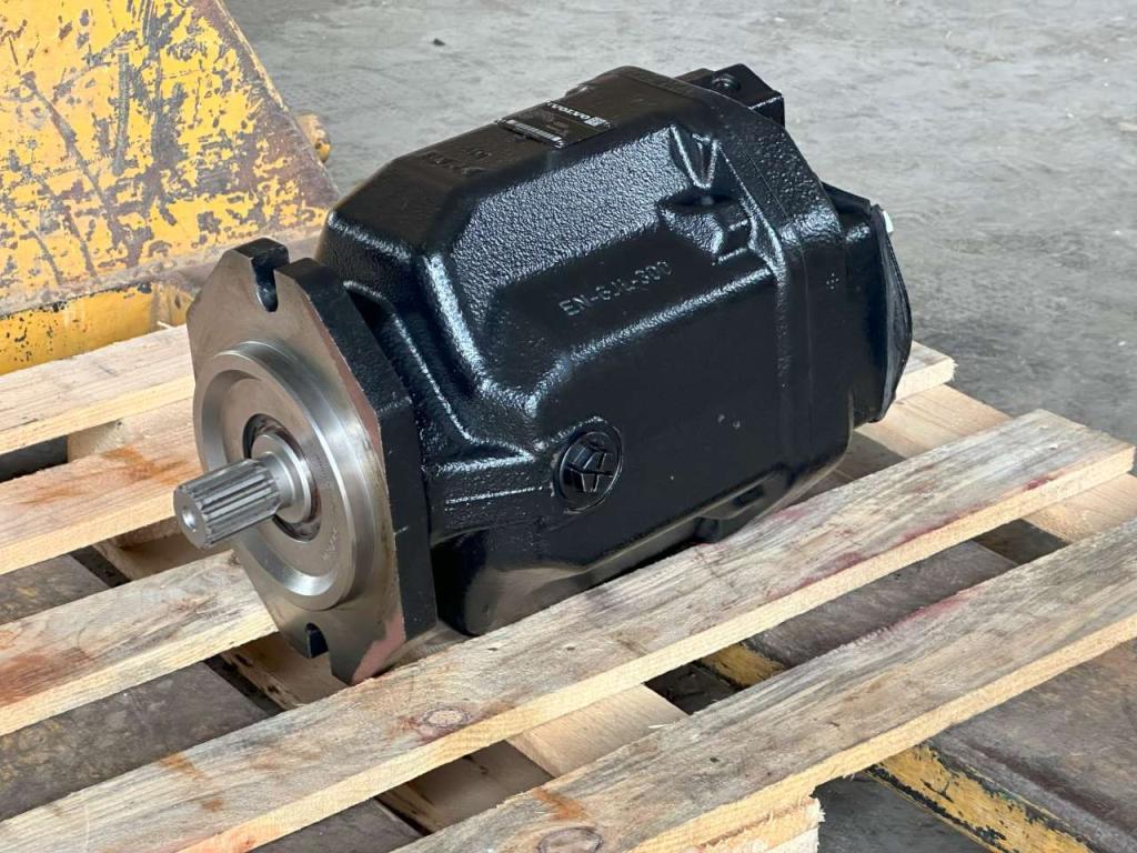 Volvo L90H Photo 1