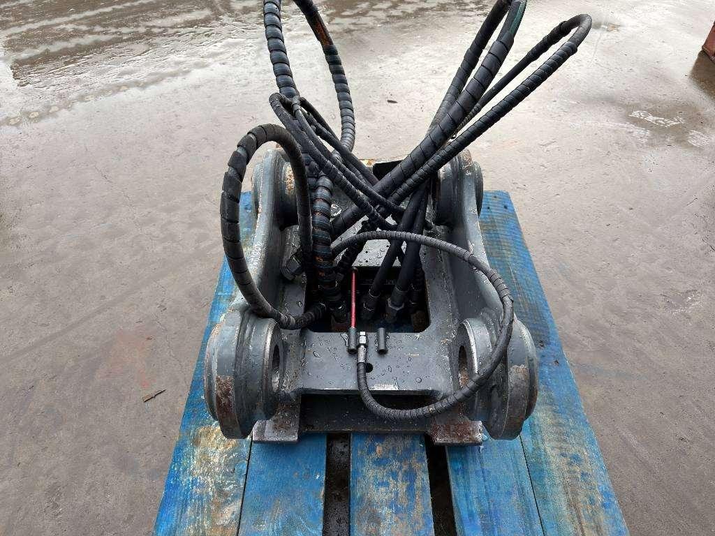 OilQuick OQ65 - M314F / M316F / M318F Photo 6