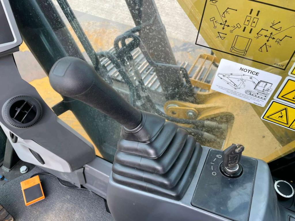 Caterpillar 320D3 GC Photo 23