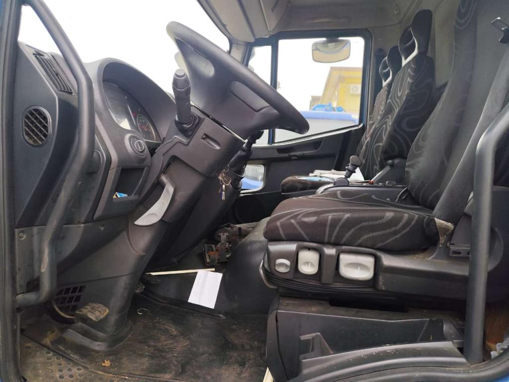 Iveco EUROCARGO 140E25 Photo 10