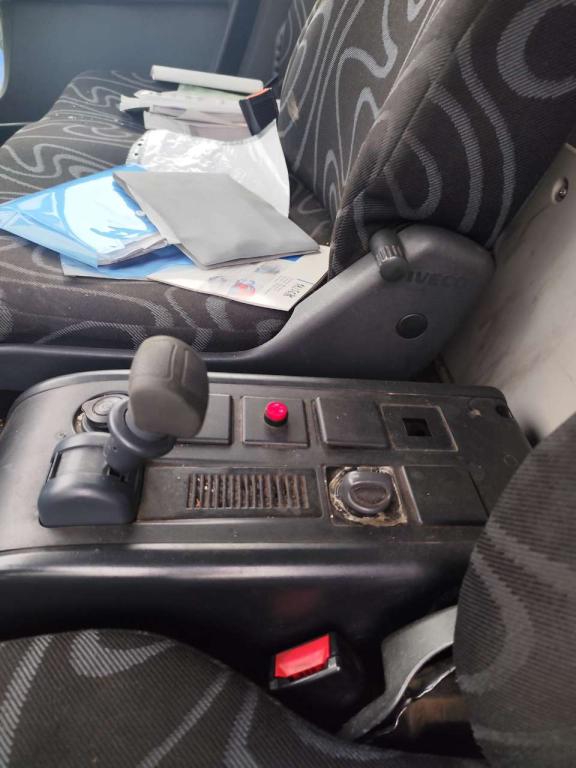Iveco EUROCARGO 140E25 Photo 8