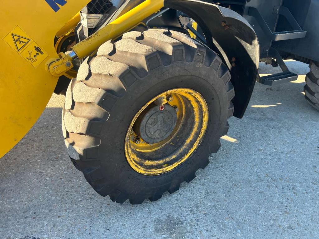 Komatsu WA100M-7 Photo 13