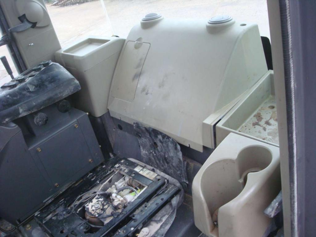 Cab for Hitachi ZW220-ZW250-ZW310 Photo 9