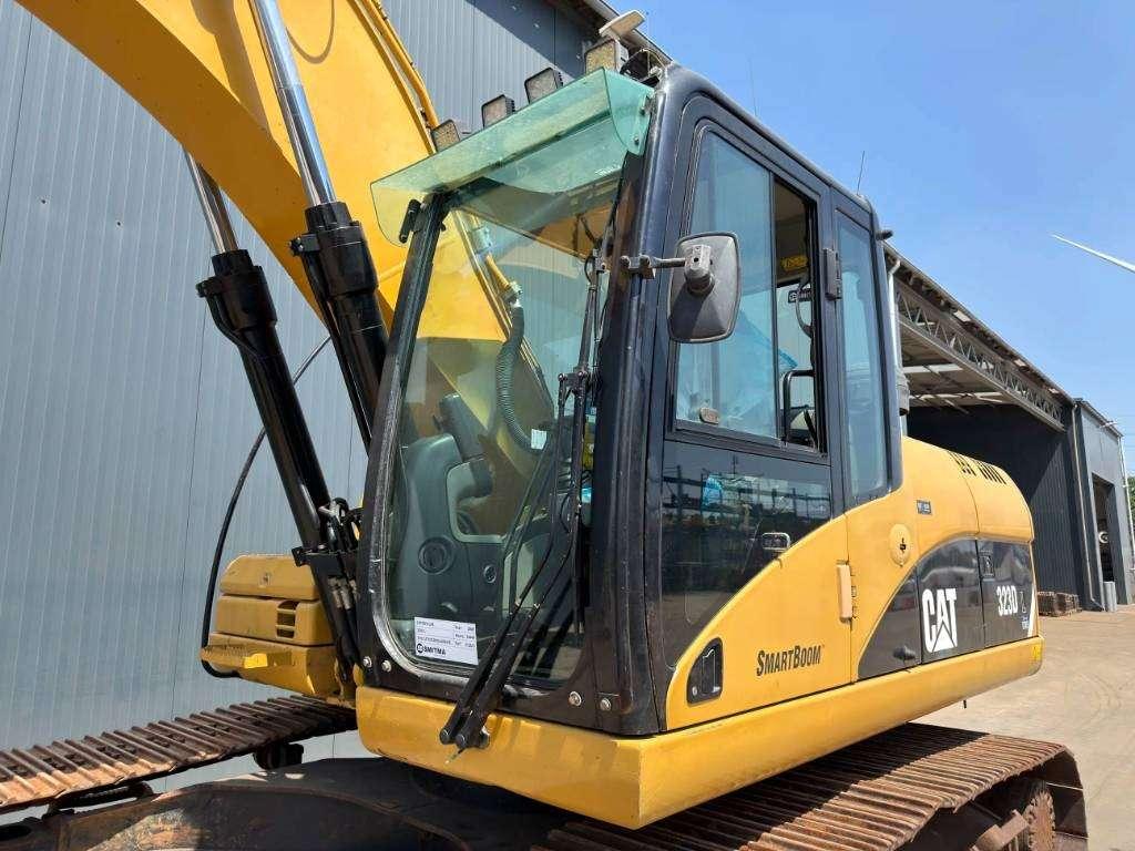 Caterpillar 323D L Photo 11